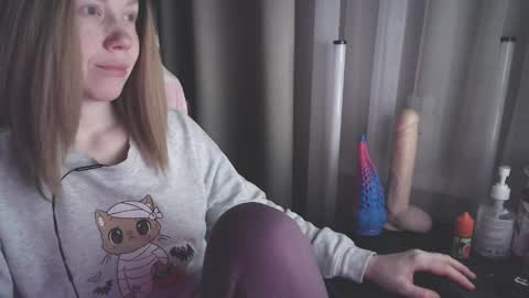 I have new photos come and see with love Molly online show from January 2025 01:41:01 AM