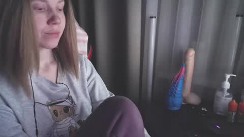 I have new photos come and see with love Molly online show from January 2025 02:08:02 PM