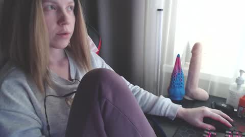 I have new photos come and see with love Molly online show from January 2025 11:39:01 AM