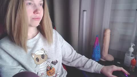 I have new photos come and see with love Molly online show from January 2025 06:38:01 AM