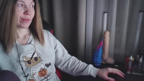 I have new photos come and see with love Molly online show from February 2025 11:43:02 PM