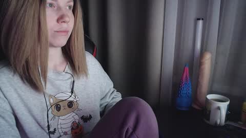 I have new photos come and see with love Molly online show from February 2025 09:14:02 PM