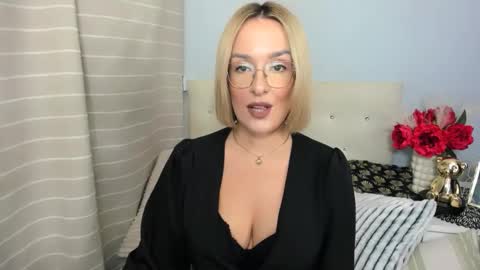 MollyCrazy online show from October 2025 06:47:01 PM