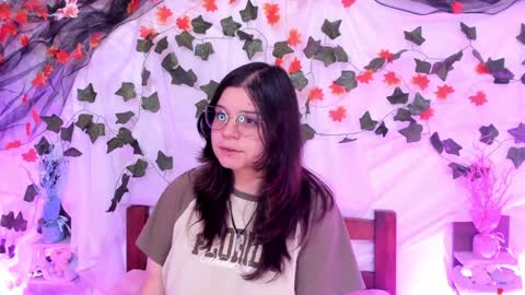 Snapshot of mollylewis18 chatting on February 2025 06:35:02 PM New girl Emily Valentina Michelle online show from February 2025 06:35:02 PM