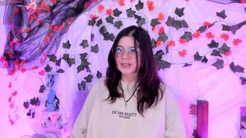 Snapshot of mollylewis18 chatting on February 2025 04:03:02 PM New girl Emily Valentina Michelle online show from February 2025 04:03:02 PM