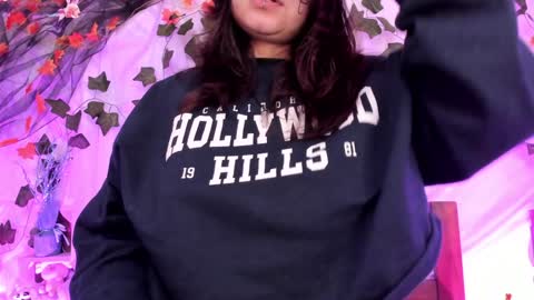 Snapshot of mollylewis18 chatting on February 2025 05:08:01 PM New girl Emily Valentina Michelle online show from February 2025 05:08:01 PM