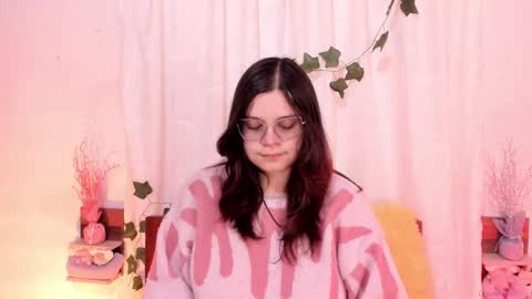 Snapshot of mollylewis18 chatting on February 2025 04:13:02 PM New girl Emily Valentina Michelle online show from February 2025 04:13:02 PM