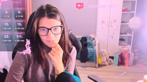  KIRA  online show from November 2025 02:54:01 AM