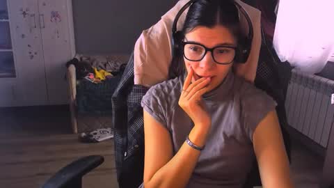  KIRA  online show from December 2025 05:06:02 AM