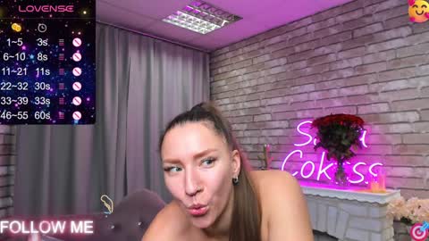 hi im Molly heregreat boobs big heart  warm pussy  online show from January 2025 08:40:02 AM
