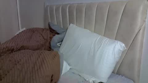 mollyn online show from April 2026 06:10:01 PM