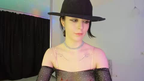 Snapshot of mollyposh chatting on December 2024 04:28:02 AM Molly online show from December 2024 04:28:02 AM