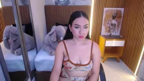 Snapshot of mollyspencer1 chatting on October 2025 12:11:01 PM MOLLY online show from October 2025 12:11:01 PM