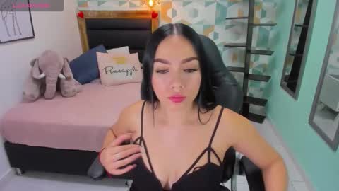 Snapshot of mollyspencer1 chatting on October 2025 07:12:02 PM MOLLY online show from October 2025 07:12:02 PM