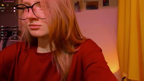 Snapshot of mollytucker chatting on November 2025 04:12:02 PM mollytucker online show from November 2025 04:12:02 PM