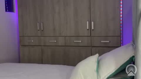 mollywalter online show from July 2026 05:01:01 AM