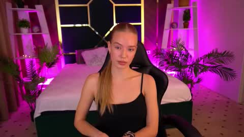 mollyymayy online show from December 2025 08:56:02 AM