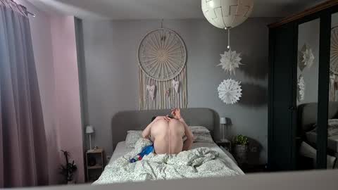 Snapshot of molnaratti14 chatting on January 2025 10:43:01 AM Oszkr online show from January 2025 10:43:01 AM