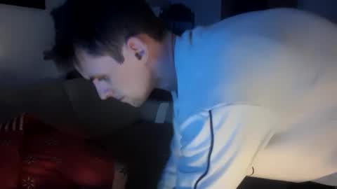 Snapshot of molnaratti14 chatting on January 2025 04:32:01 AM Oszkr online show from January 2025 04:32:01 AM