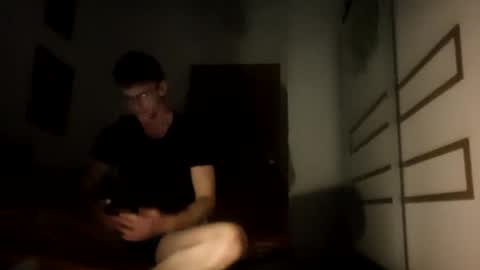 Snapshot of molnaratti14 chatting on March 2025 04:03:02 AM Oszkr online show from March 2025 04:03:02 AM