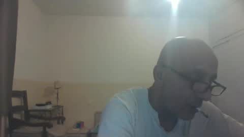 Snapshot of moment71200 chatting on December 2024 10:01:02 PM moment71200 online show from December 2024 10:01:02 PM