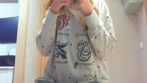 Hailey online show from October 2025 02:45:02 PM