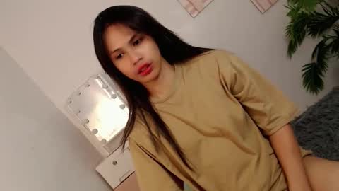 MOMIKHEM online show from October 2025 02:31:02 AM