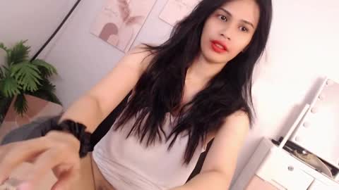 MOMIKHEM online show from April 2026 06:24:01 AM