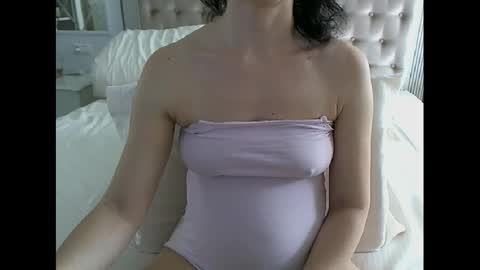 Snapshot of mommy4y chatting on March 2025 09:25:02 AM Amy online show from March 2025 09:25:02 AM
