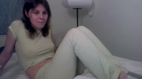 Snapshot of mona__mon chatting on February 2025 08:13:02 AM Mona online show from February 2025 08:13:02 AM