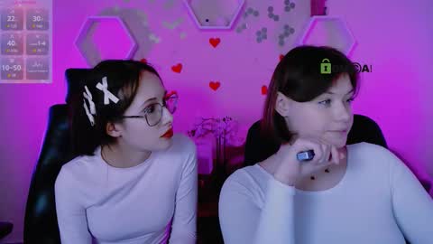 Mona  online show from October 2025 07:01:02 PM