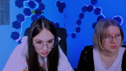 Mona  online show from December 2025 08:35:01 PM