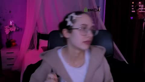 Mona  online show from April 2026 01:42:02 AM