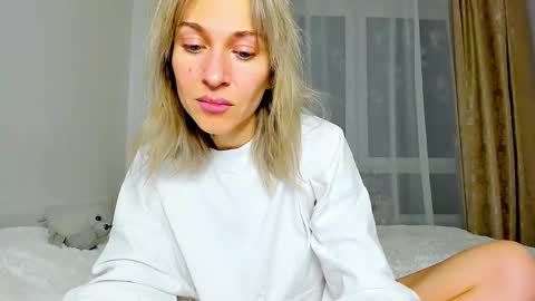 Mona online show from February 2025 08:20:02 PM