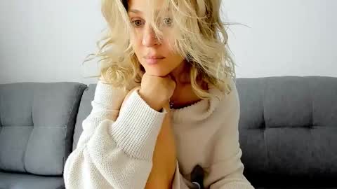 Mona online show from October 2025 06:45:01 AM