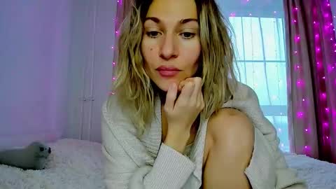 Mona online show from December 2025 07:47:02 AM