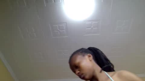 Mona online show from November 2025 12:45:02 AM