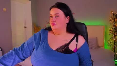 Monica online show from December 2025 01:31:02 PM