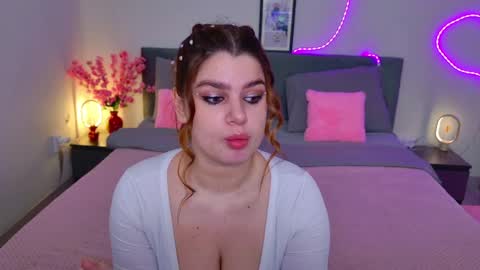 Snapshot of moneyforpeaches chatting on May 2026 05:29:01 PM moneyforpeaches online show from May 2026 05:29:01 PM