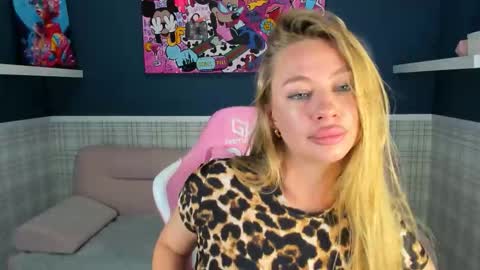 Snapshot of monica_rois chatting on November 2025 06:45:02 AM Melissa online show from November 2025 06:45:02 AM