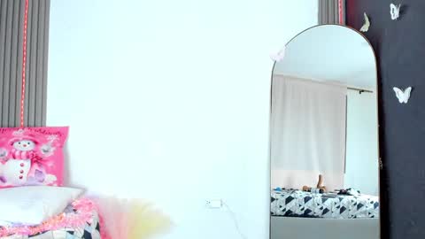Snapshot of monicaflower chatting on December 2024 11:38:02 PM Kiim online show from December 2024 11:38:02 PM