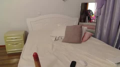 monicaluxxx online show from December 2024 04:28:02 PM