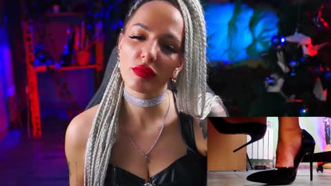 Monika online show from January 2025 03:26:01 PM