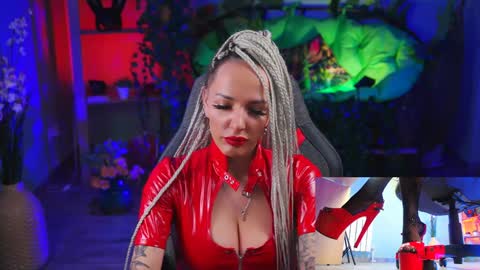 Monika online show from January 2025 12:18:01 PM