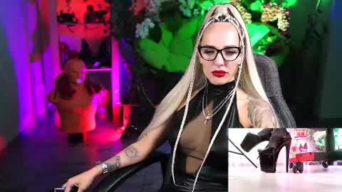 Monika online show from October 2025 11:22:02 AM