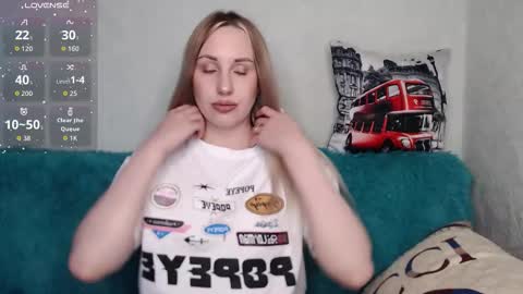 Monika online show from September 2025 01:13:01 PM