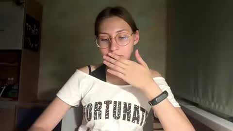 Snapshot of monikakotts chatting on July 2026 08:33:02 PM Mia online show from July 2026 08:33:02 PM