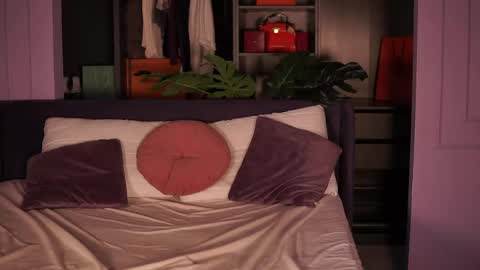 Moni online show from April 2026 04:04:01 AM