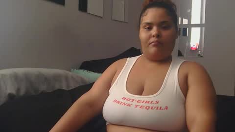 Moniquelalatina online show from April 2026 06:43:02 PM