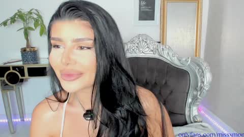 Alessia online show from October 2025 09:45:01 PM